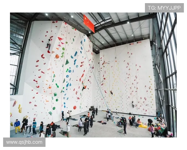 攀岩精神与团队协作:北京攀岩队的奋斗历程全景记录 攀岩精神与团队协作:北京攀岩队的奋斗历程全景记录