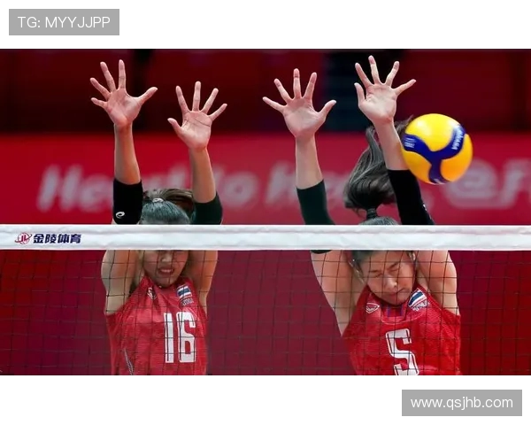 杭州排球队团队协作引发热议球员间配合与默契的争议探讨 杭州排球队团队协作引发热议球员间配合与默契的争议探讨