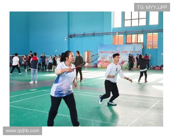 团结奋进：深圳羽毛球队如何通过团队协作提升竞技水平