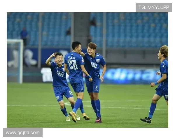 杭州羽毛球队在城市联赛中以90分稳居积分榜首位展现强劲实力